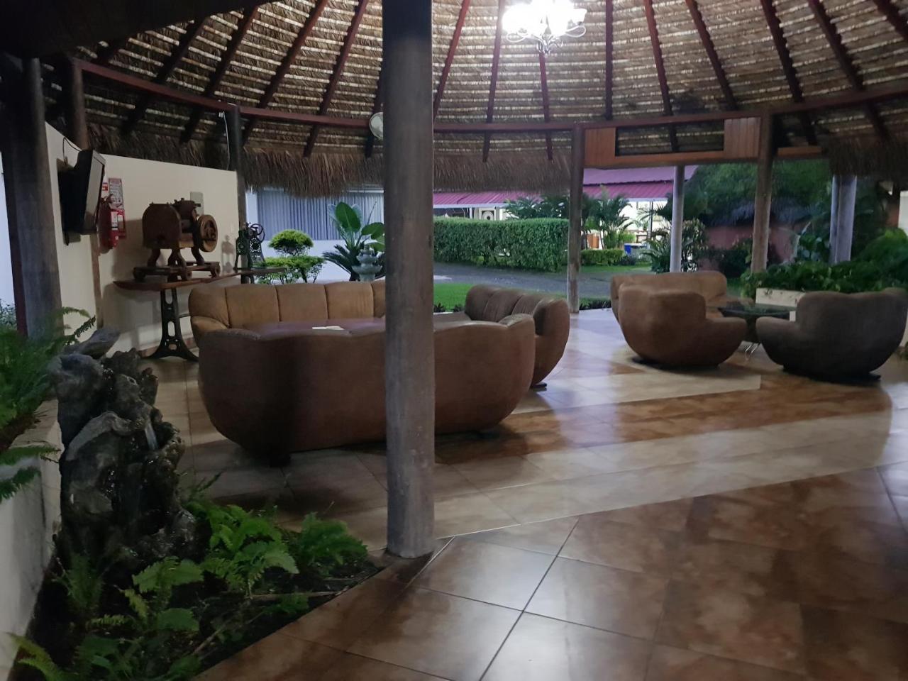 Gran Hotel De Lago - Lago Agrio Nueva Loja Exterior foto