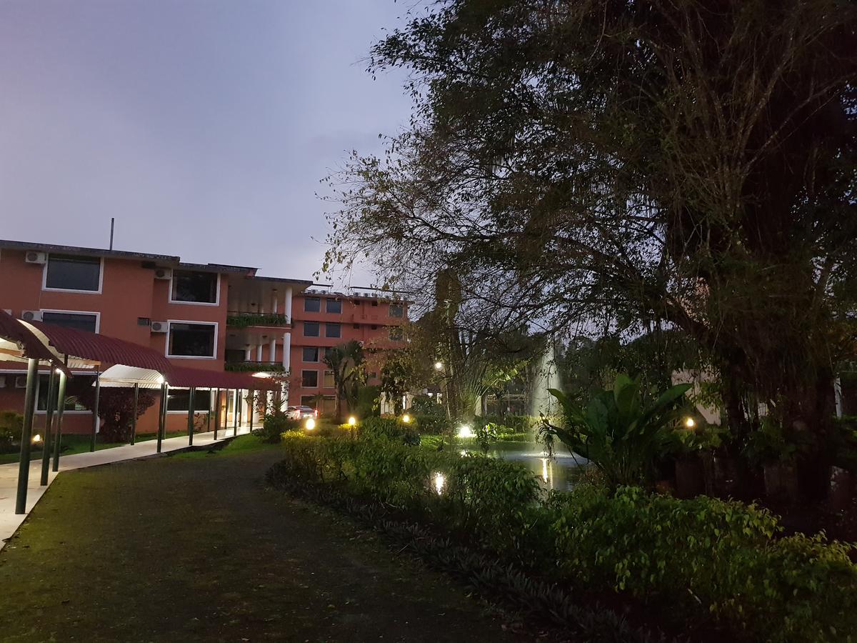 Gran Hotel De Lago - Lago Agrio Nueva Loja Exterior foto